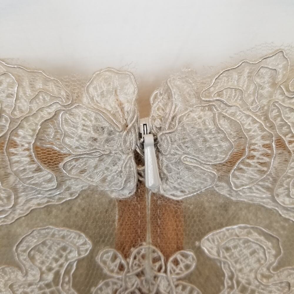 Tadashi Shoji Women's Lace Overlay Cap Sleeve Sheath Dress Ivory Nude Size 4 - Picture 6 of 8
